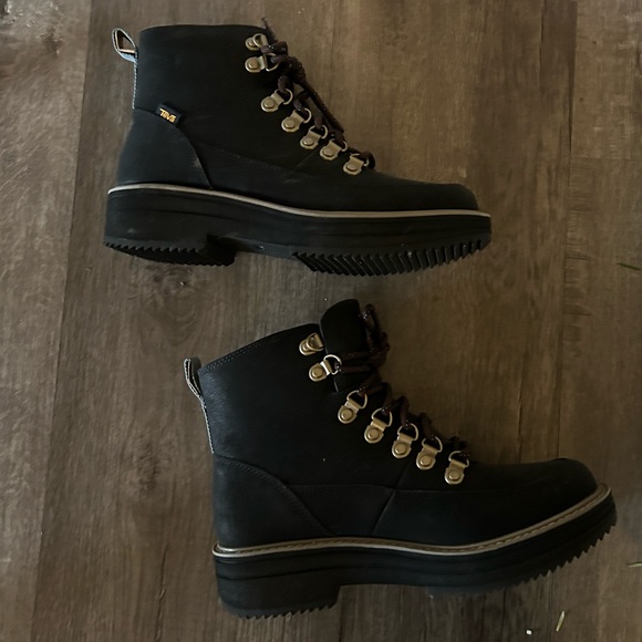 Brand New Teva Midform Boot 6.5 - Picture 3 of 11